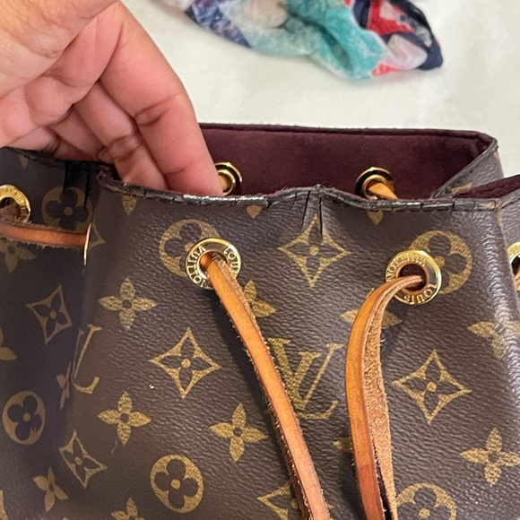 Louis Vuitton brown monogram montsouris backpack in used condition. - Picture 6 of 9